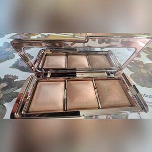 Volume 2 : Hourglass Ambient lighting snake palatte , NIB 100% Authentic